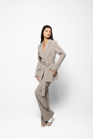 THE MODERN MUSE BLAZER - KHAKI