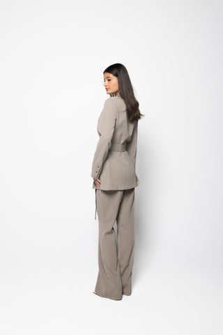 THE MODERN MUSE BLAZER - KHAKI