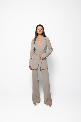 THE MODERN MUSE BLAZER - KHAKI